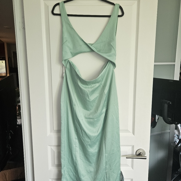  ASOS DESIGN twist front keyhole midi dress in green US 12 - Picture 2 of 5